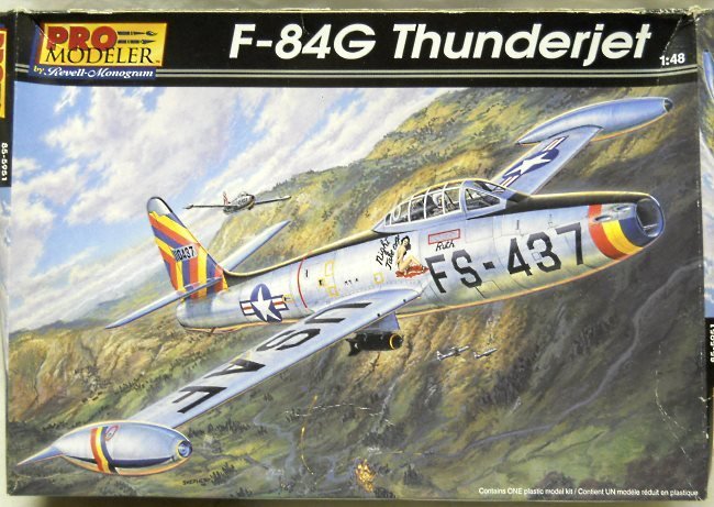 Monogram 1/48 F-84G Thunderjet Pro Modeler, 85-5951 plastic model kit